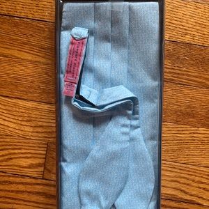 Vineyard vines bow tie and cummerbund